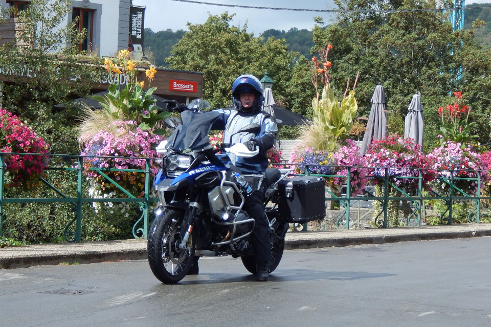 Motorrijbewijspoint Geldrop examengarantie AVB en AVD